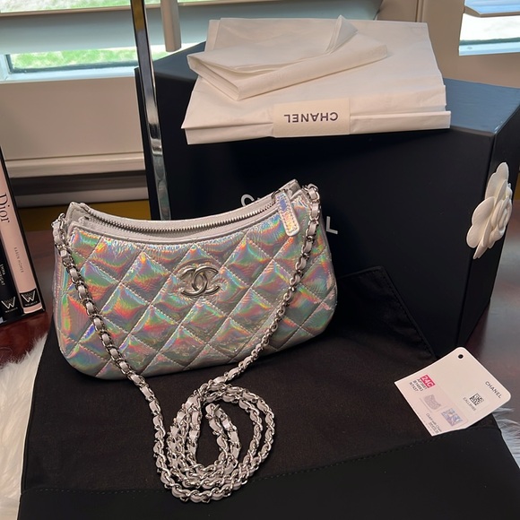 Chanel Matelasse Iridescent Mirror Goatskin Chain Shoulder Bag Aurora Silver NWT - Picture 14 of 17